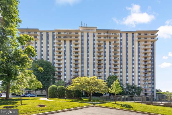 7420 WESTLAKE TER #403, Bethesda, MD 20817