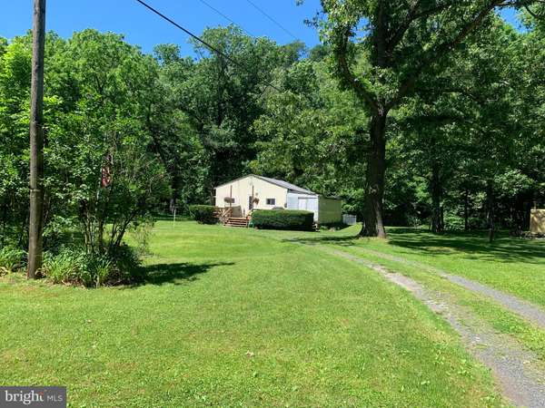 300 DREIBELBIS STATION RD, Lenhartsville, PA 19534