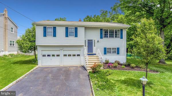 32 HOPATCONG DR, Lawrenceville, NJ 08648