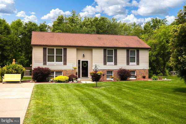 13 CARLYLE DR, Wrightstown, NJ 08562