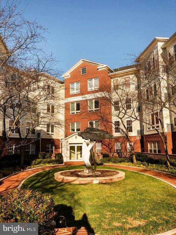 801 S GREENBRIER ST #207, Arlington, VA 22204