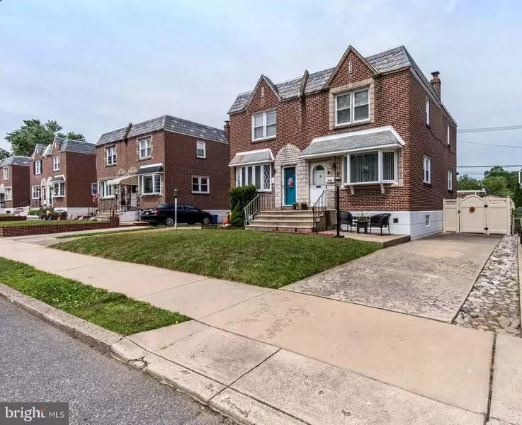 7658 BURHOLME AVE, Philadelphia, PA 19111