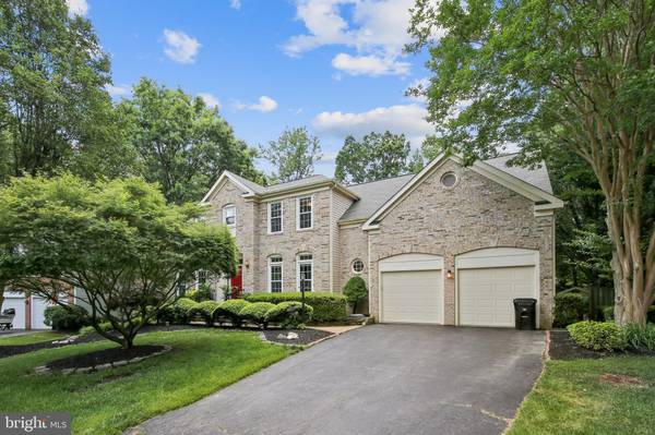 8004 HEDGEWOOD CT, Fairfax Station, VA 22039