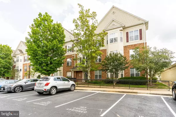 6481 CHEYENNE DR #203, Alexandria, VA 22312