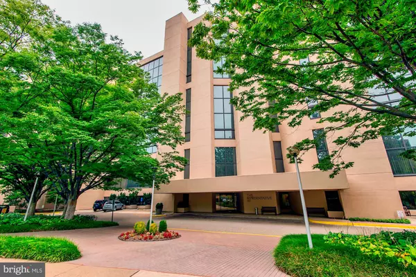 1101 S ARLINGTON RIDGE RD #1001, Arlington, VA 22202