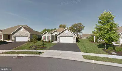 52 BURWICK DR, Mechanicsburg, PA 17050