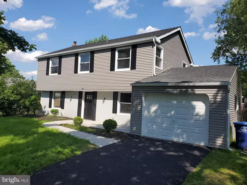 18 PENNANT LN, Willingboro, NJ 08046