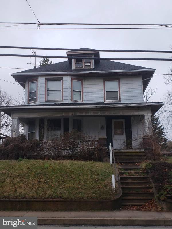 56 N MAIN ST, Stewartstown, PA 17363