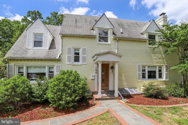 100 S ROOSEVELT ST, Falls Church, VA 22042