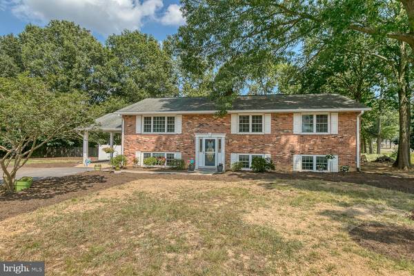 201 N RANDOLPH RD, Fredericksburg, VA 22405