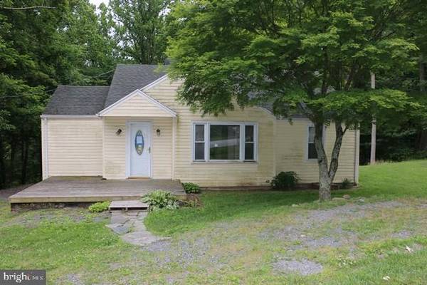 15282 CHARMIAN RD, Blue Ridge Summit, PA 17214