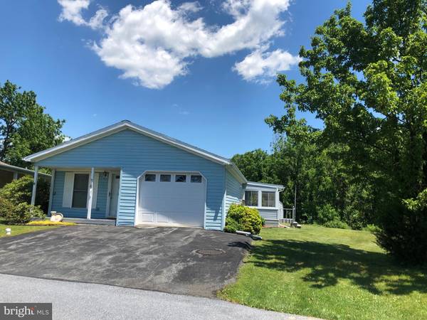 16 WESTVIEW TER, Womelsdorf, PA 19567