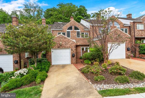 2465 N WAKEFIELD CT, Arlington, VA 22207