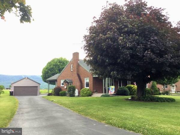 2419 FORT LOUDON RD, Mercersburg, PA 17236