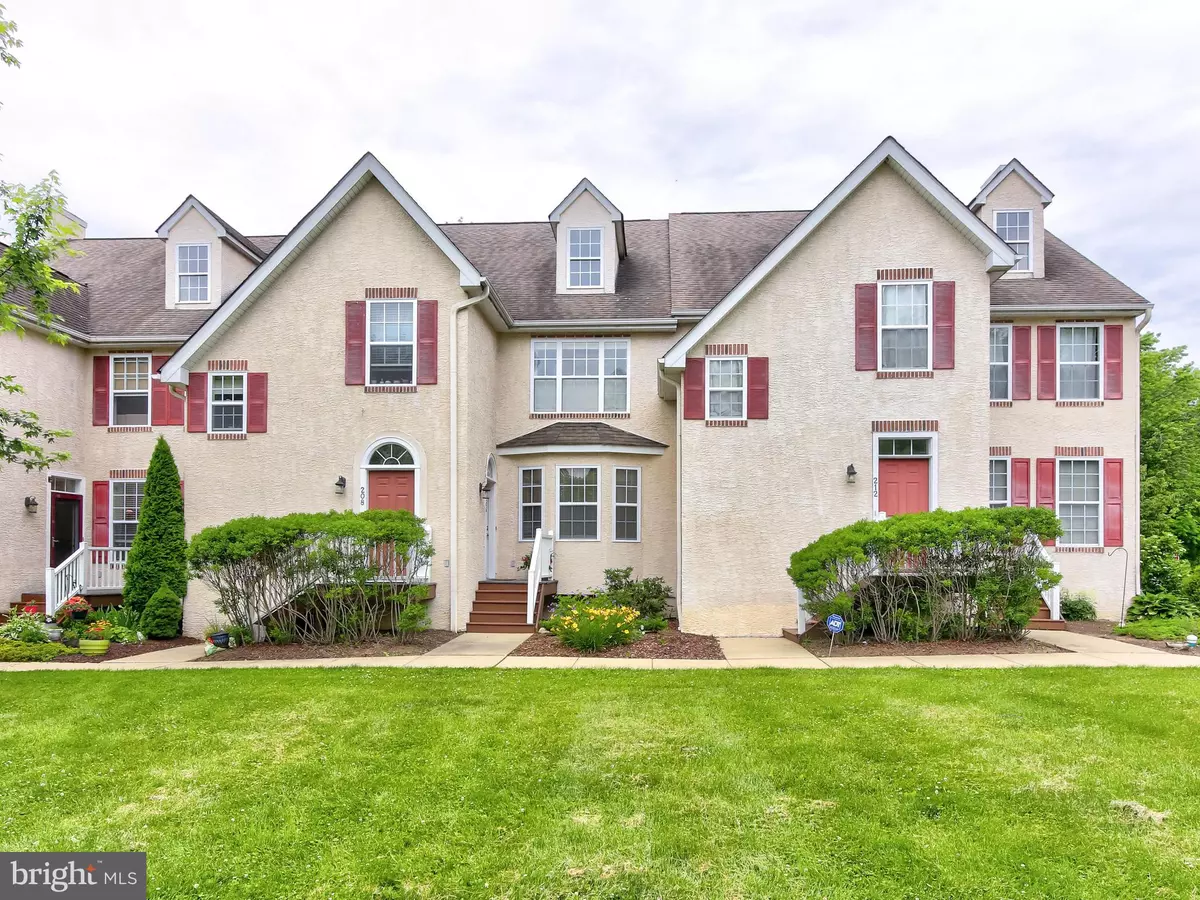 Kennett Square, PA 19348,206 RIVER BIRCH CIR #206