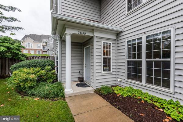 5314 BIRDS VIEW LN #4, Alexandria, VA 22312