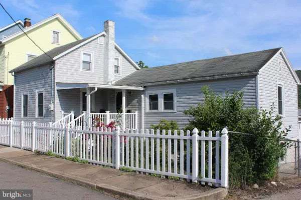 Williamstown, PA 17098,210 E SPRUCE ST