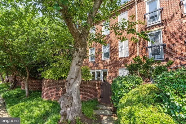 800 S ST ASAPH ST #208, Alexandria, VA 22314