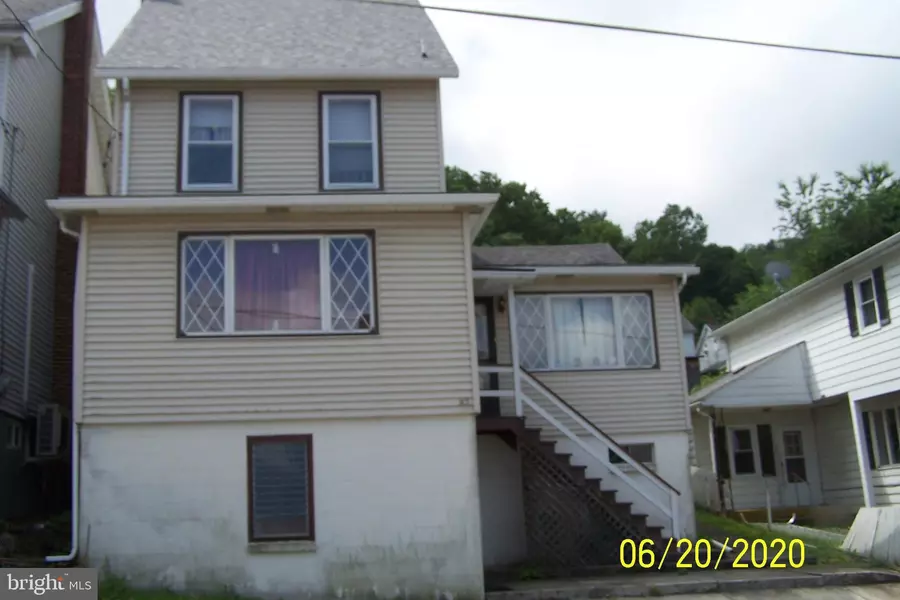 45 W HIGH ST W, Nesquehoning, PA 18240