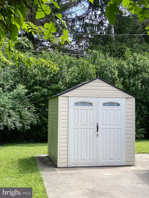 Lutherville Timonium, MD 21093,6 LYN CT