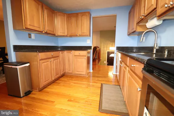 Fairfax, VA 22032,9405 MIRROR POND DR