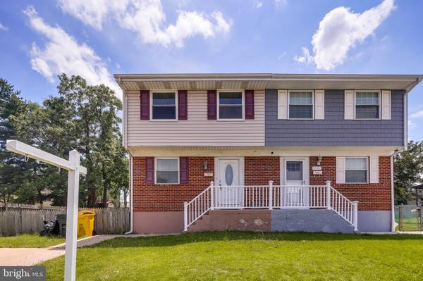 8556 BEACON POINT RD, Pasadena, MD 21122