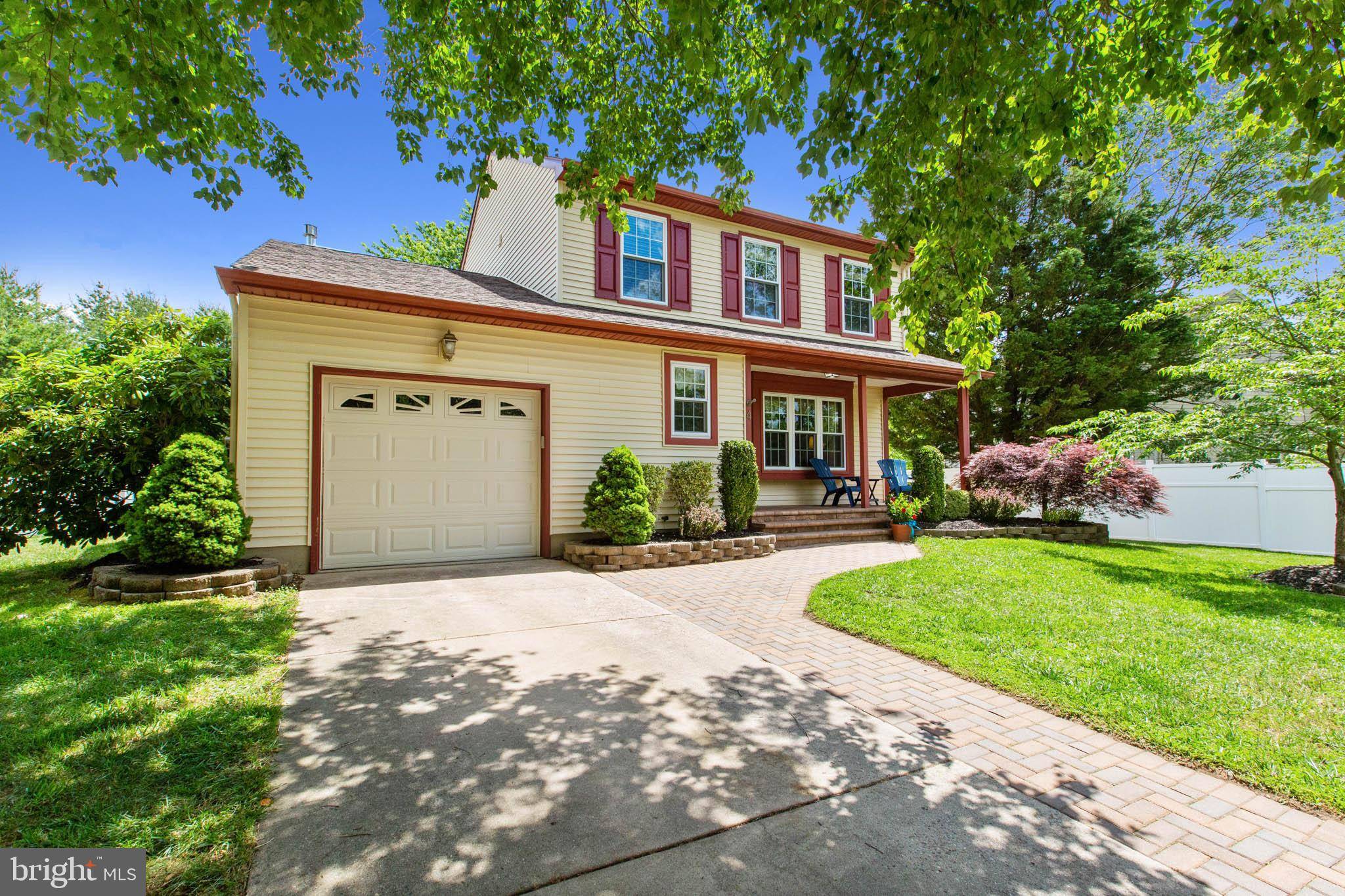 4 BRANDON CT, Sicklerville, NJ 08081