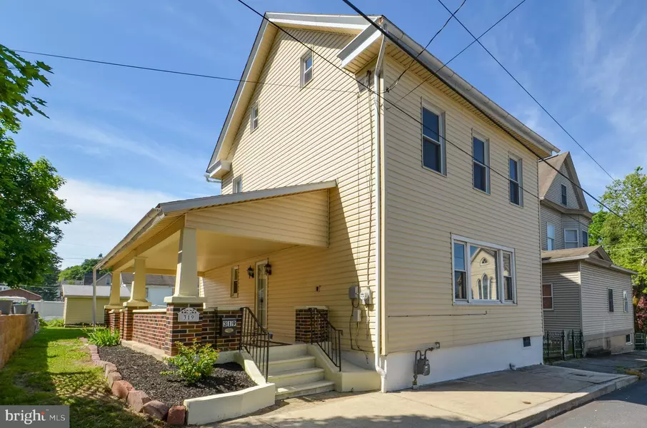 319 W FRANKLIN ST, Slatington, PA 18080