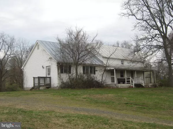 5856 MOORE RD, Marshall, VA 20115