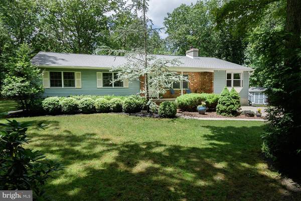 9 FOXCHASE RD, Southampton, NJ 08088