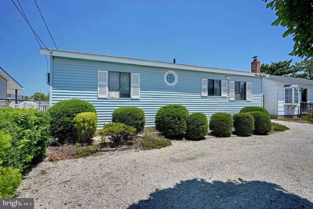 Manahawkin, NJ 08050,900 JENNIFER LN