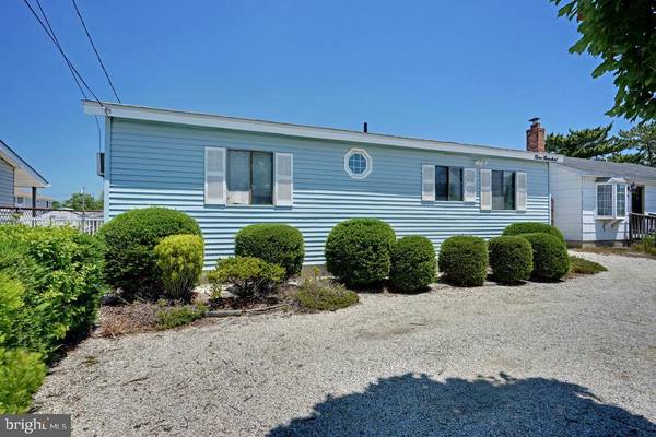 900 JENNIFER LN, Manahawkin, NJ 08050