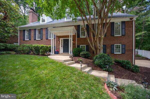 1606 MASON HILL DR, Alexandria, VA 22307