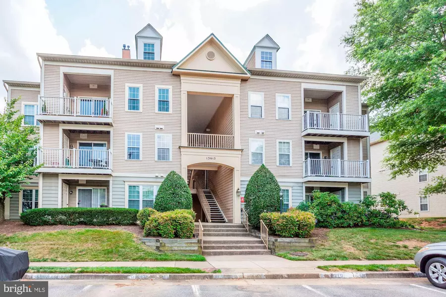 13615 GARFIELD PL #303, Woodbridge, VA 22191