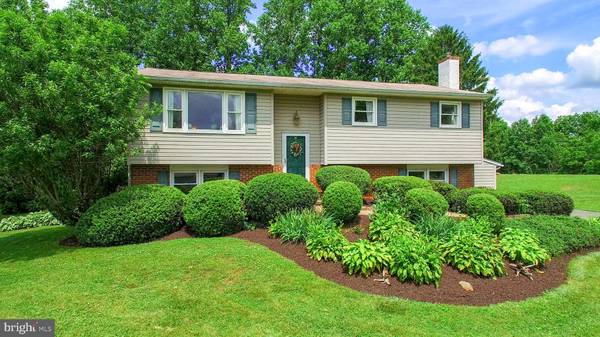 2015 ADAMS RD, East Greenville, PA 18041