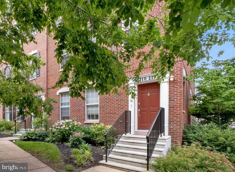 210 CAPTAINS WAY, Philadelphia, PA 19146