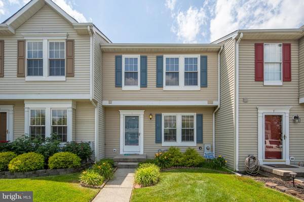 5 PEBBLE LN, Blackwood, NJ 08012