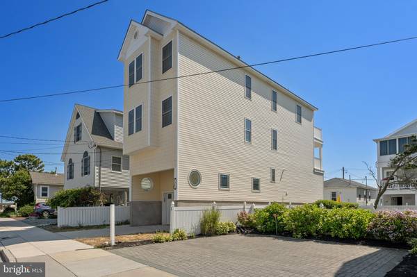 211 HOFFMAN AVE, North Wildwood, NJ 08260