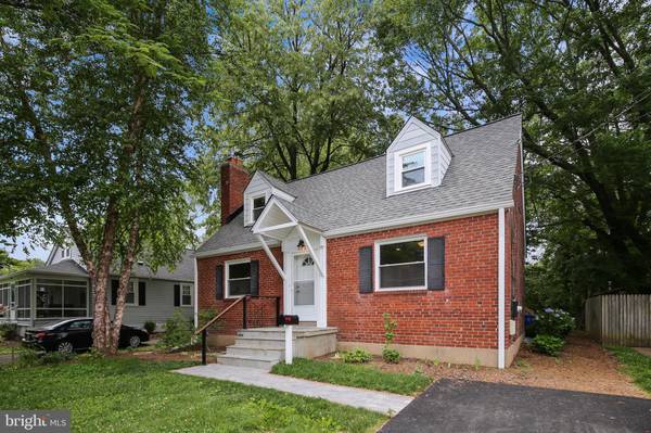 2808 WOODLAWN AVE, Falls Church, VA 22042