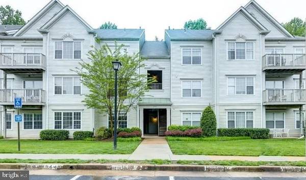 12481 HAYES CT #101, Fairfax, VA 22033