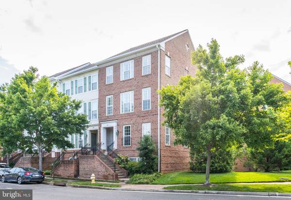 1601 POTOMAC GREENS DR #B, Alexandria, VA 22314