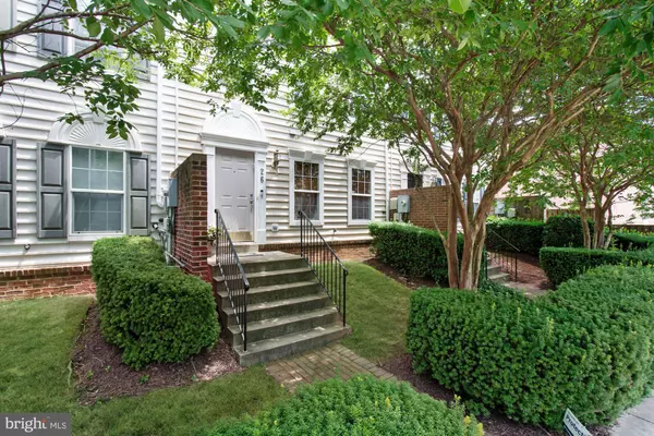 Gaithersburg, MD 20878,26 SHADY ELM MEWS