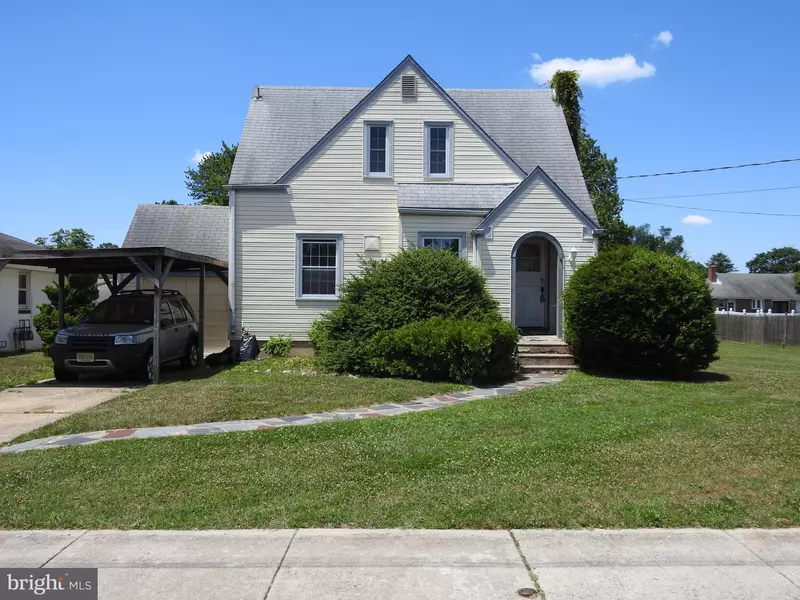 37 S SCHOOL ST, Gibbstown, NJ 08027