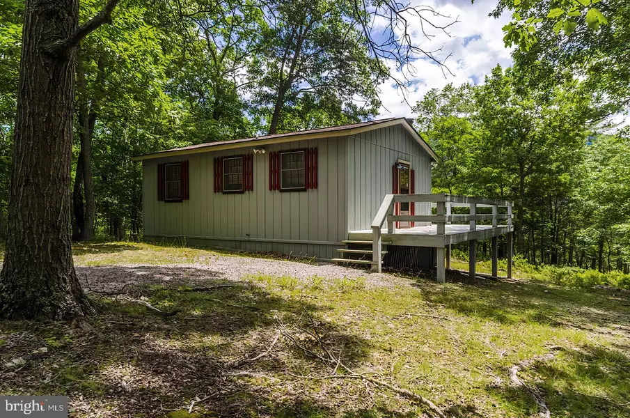 77 BUCK HOLLOW CT, Great Cacapon, WV 25422