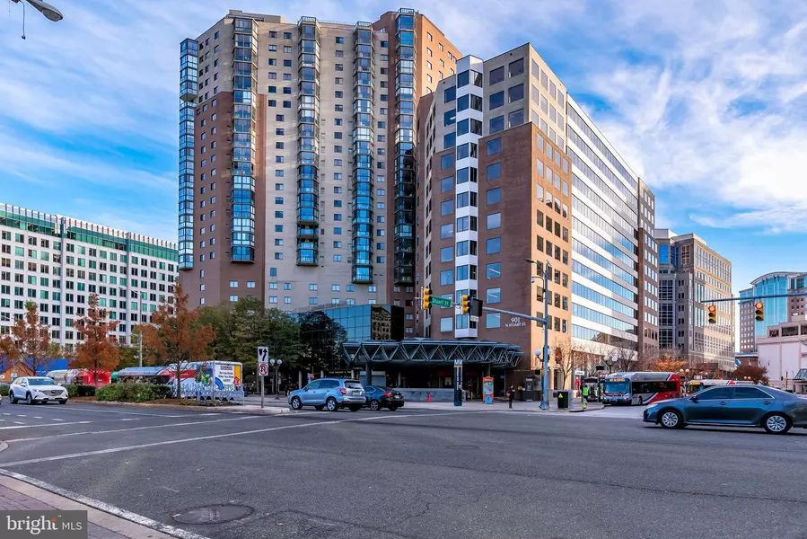 900 N STAFFORD ST #1007, Arlington, VA 22203