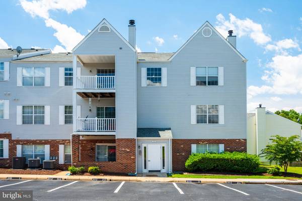 302 GROSVENOR LN #201, Stafford, VA 22554