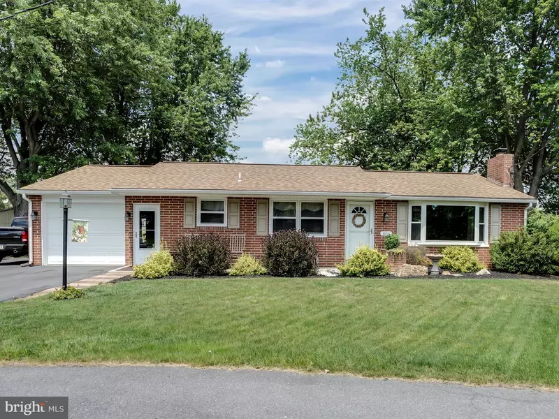 805 SENTZ DR, Mount Joy, PA 17552