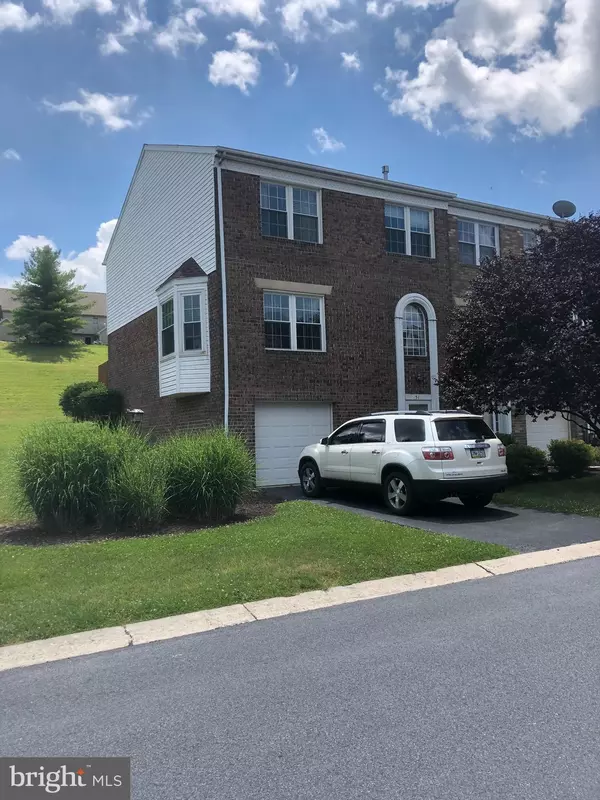 51 JAYME DR, York, PA 17402