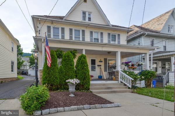 635 W GEORGE ST, Pen Argyl, PA 18072