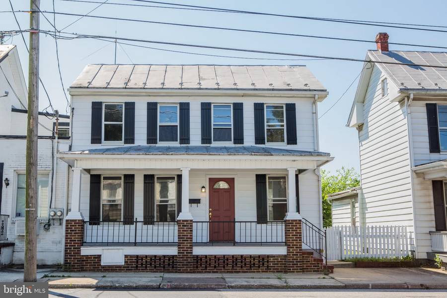 428 E KING ST, Shippensburg, PA 17257